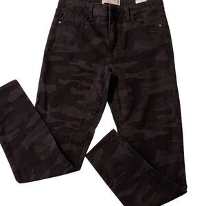 Social Standard by Sanctuary Ankle Skinny Camo Jeans
